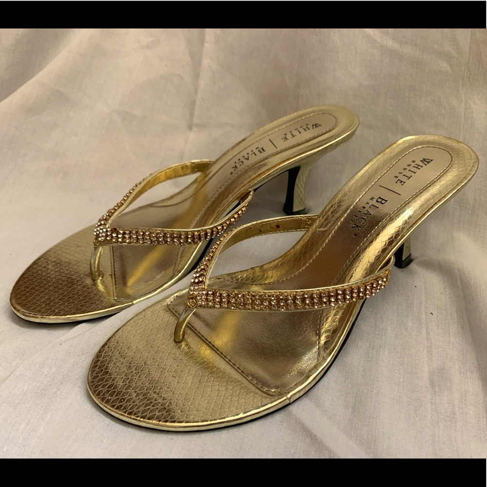 Fun gold sandals with kitten heel size 8